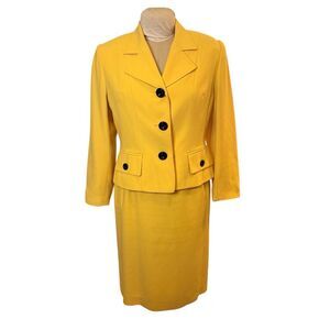 Kasper Suit 2 Pcs Skirt Suit 3 Button Front Blazer  & Skirt 12P Yellow Career
